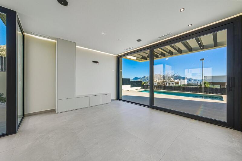 4 slaapkamer Villa Te koop