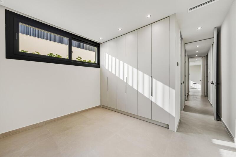 4 slaapkamer Villa Te koop