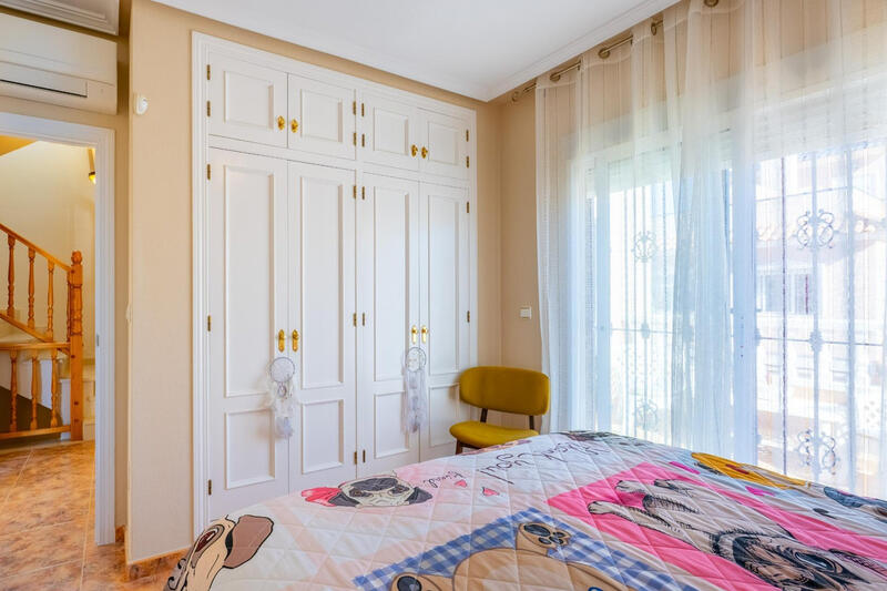 2 Cuarto Adosado en venta