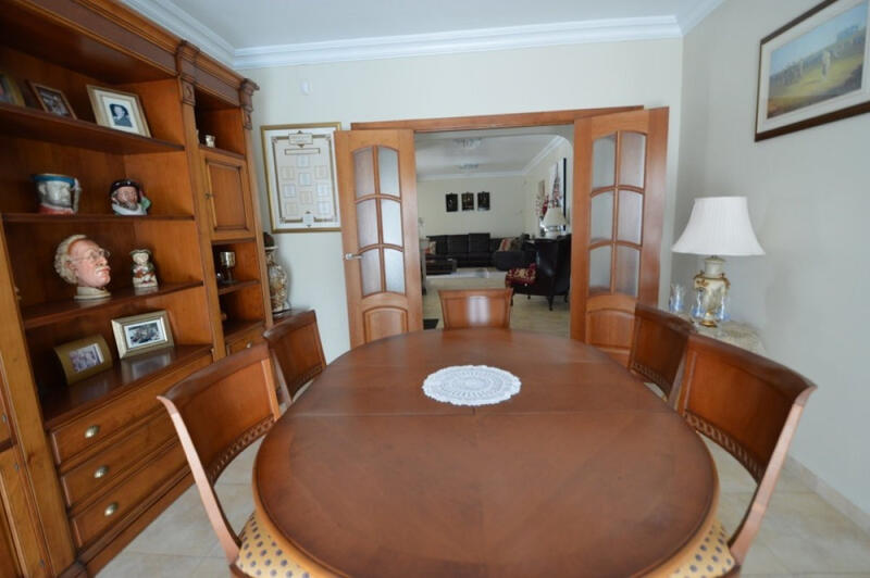 4 Cuarto Villa en venta