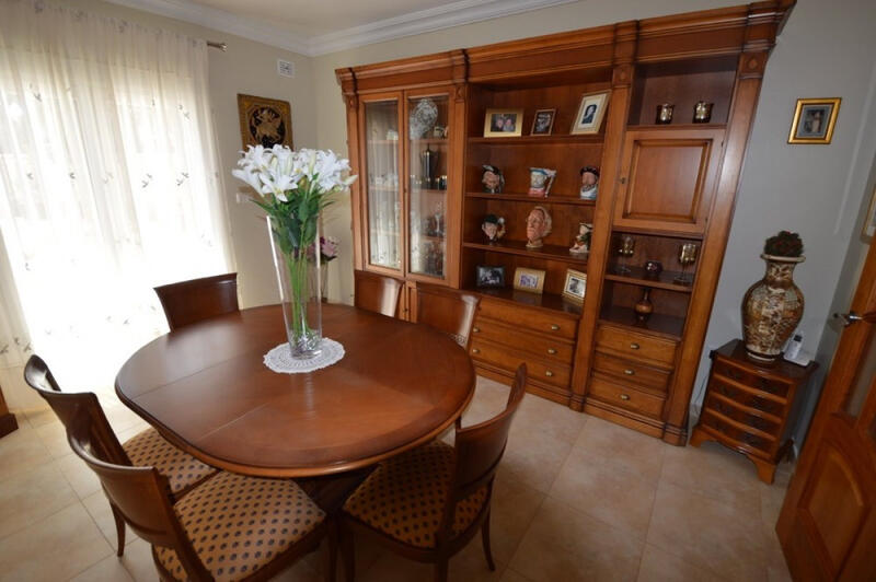 4 Cuarto Villa en venta