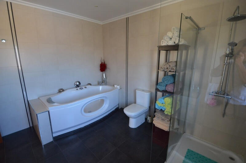 4 Cuarto Villa en venta