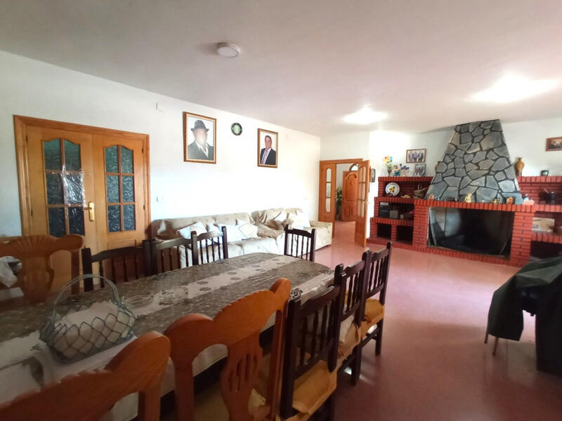 5 bedroom Villa for sale