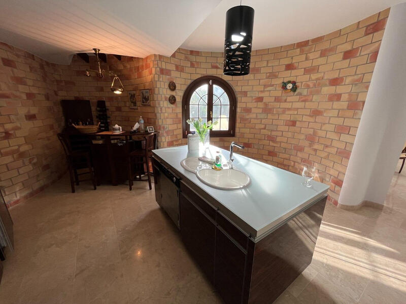 4 Cuarto Villa en venta