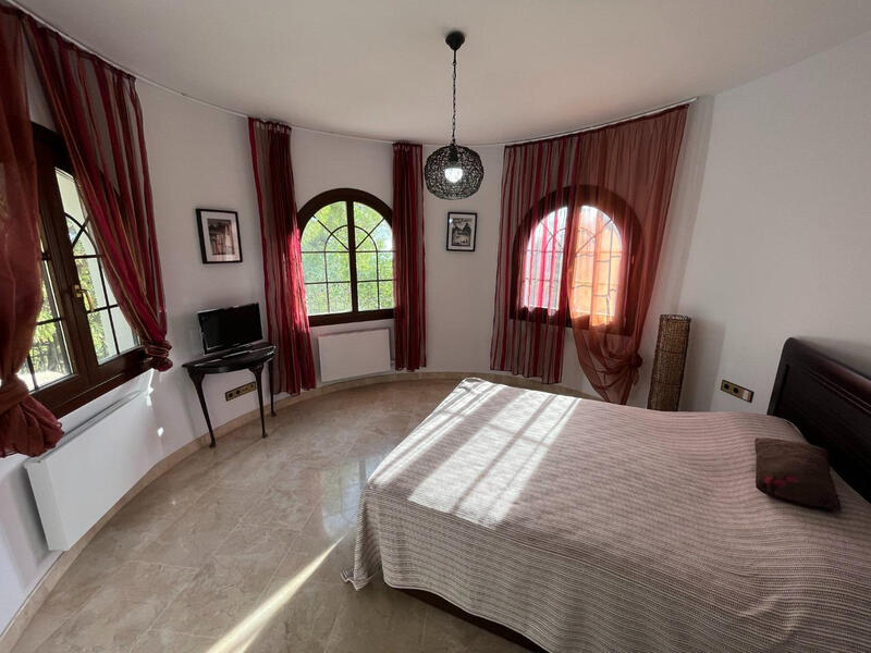 4 Cuarto Villa en venta