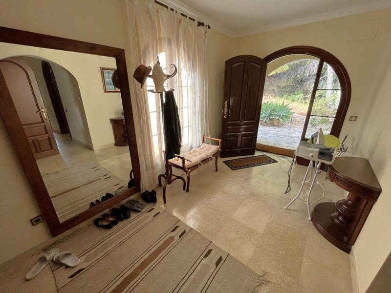 4 Cuarto Villa en venta