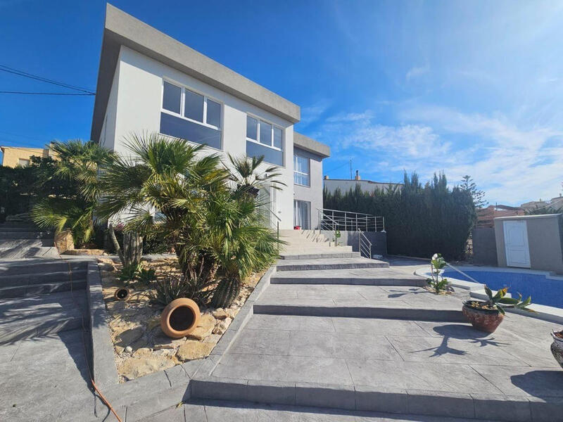 Villa til salg i Calpe, Alicante