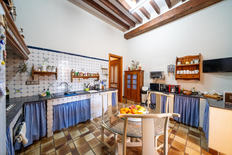 13 bedroom Villa for sale
