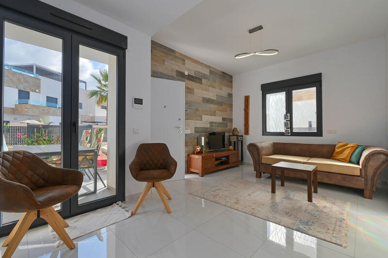 Villa for sale in Polop, Alicante