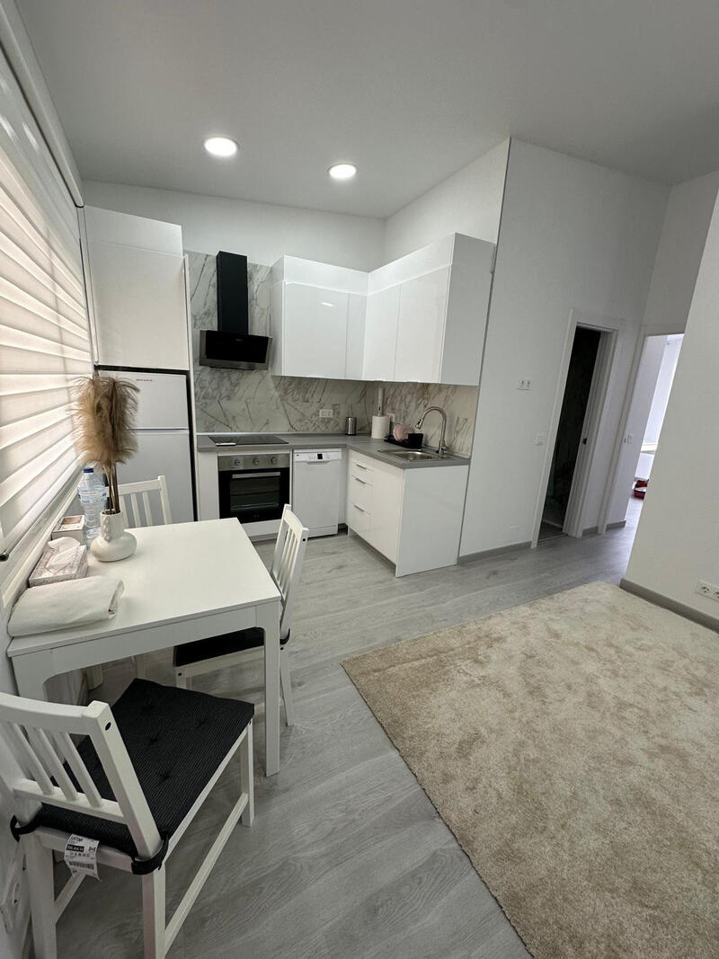 квартира продается в Torrevieja, Alicante