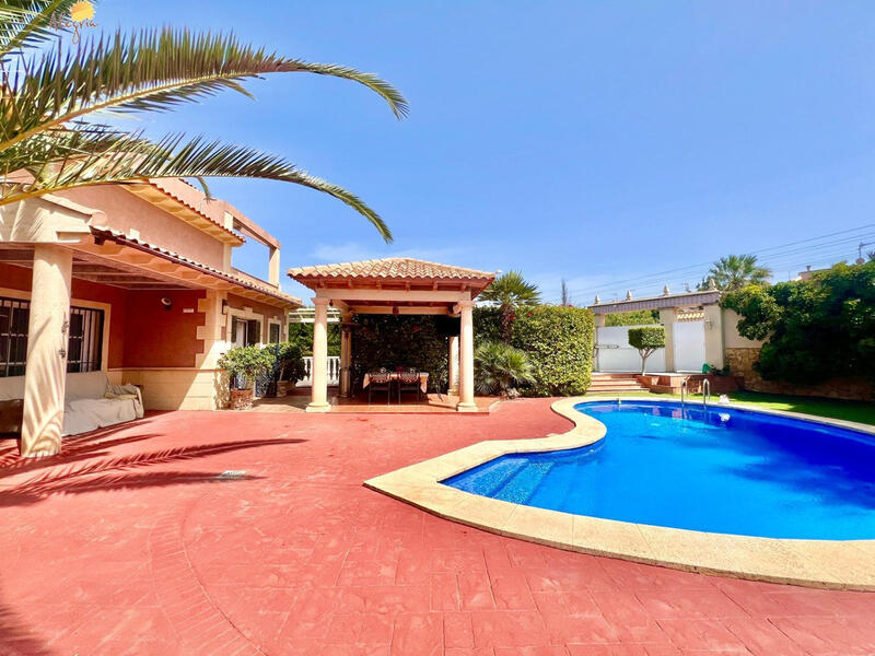 3 Cuarto Villa en venta
