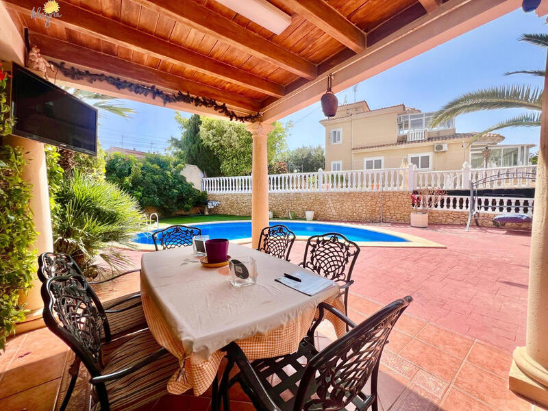 3 Cuarto Villa en venta