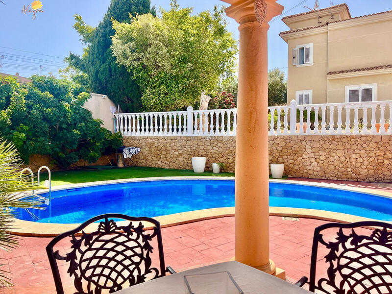 3 Cuarto Villa en venta