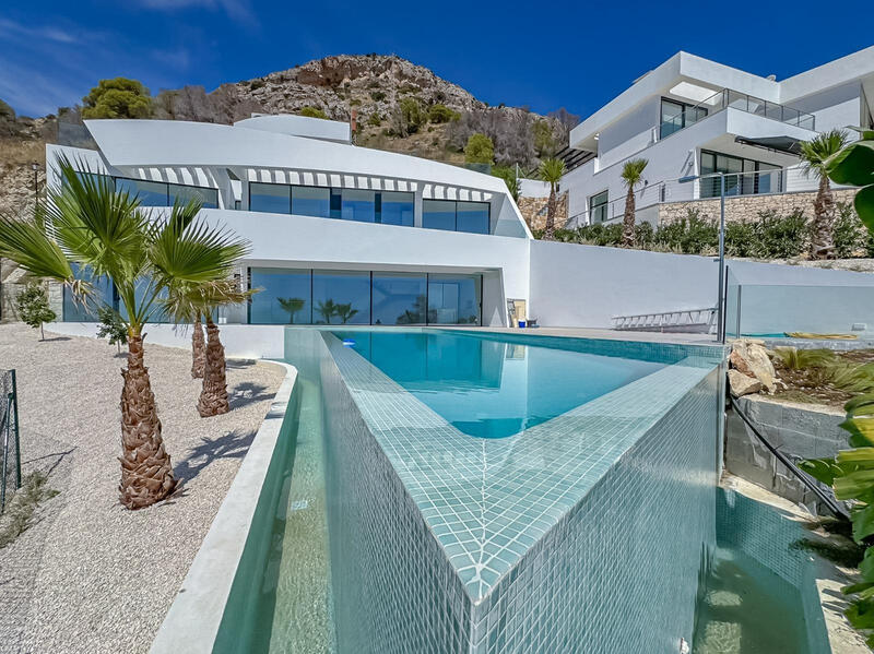 4 Cuarto Villa en venta
