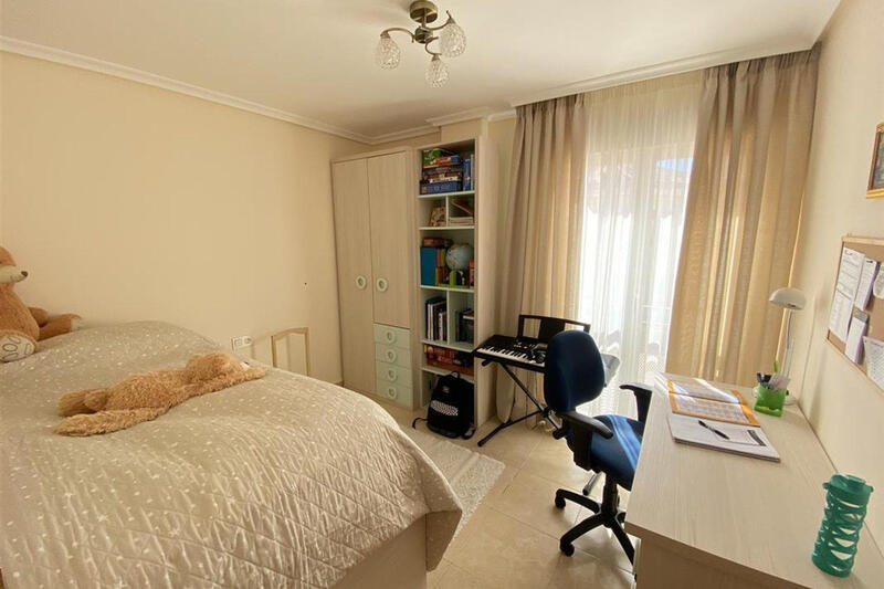 4 slaapkamer Appartement Te koop