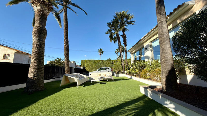 6 Cuarto Villa en venta