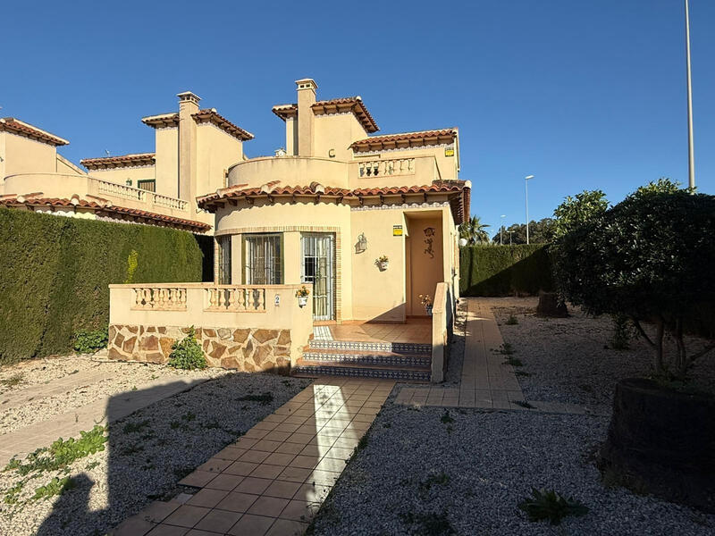 Villa til salgs i Guardamar del Segura, Alicante
