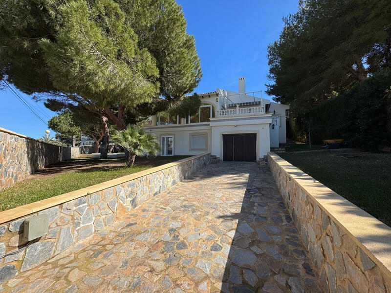 3 bedroom Villa for sale