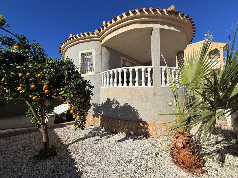 Villa till salu i Playa Flamenca, Alicante