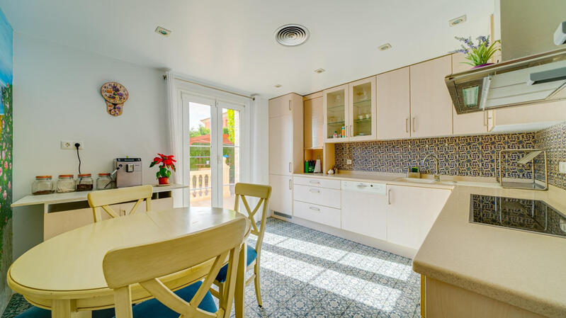 4 Schlafzimmer Villa zu verkaufen