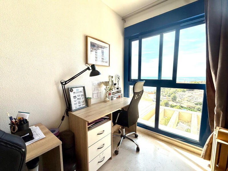 4 bedroom Apartment for sale