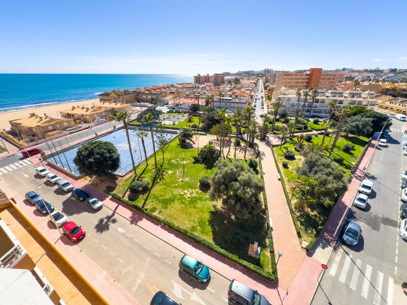 Apartamento en venta en Torrevieja, Alicante