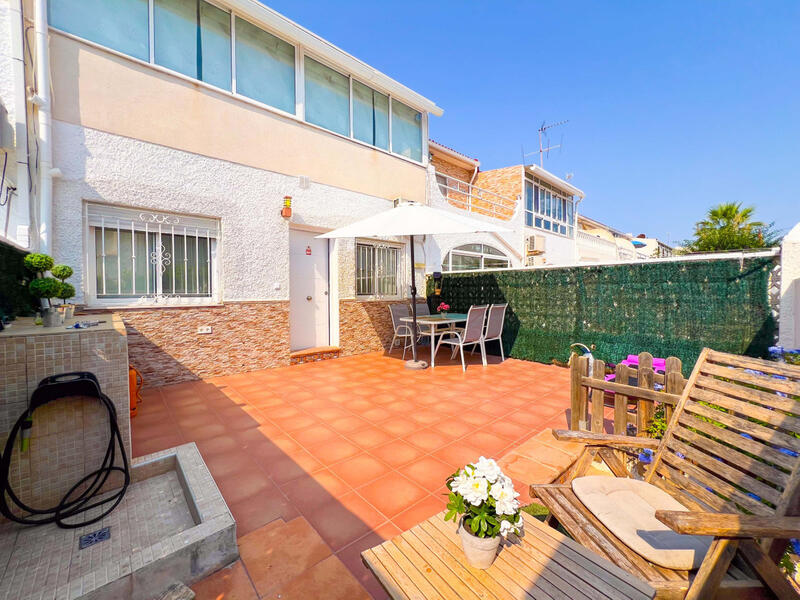 3 Cuarto Villa en venta