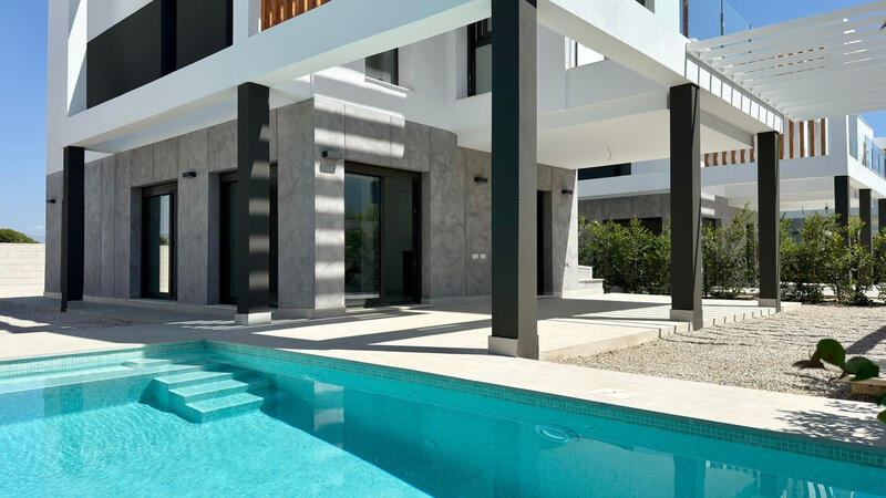 4 Cuarto Villa en venta