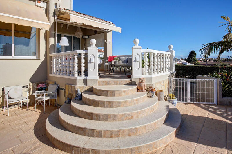 4 Cuarto Villa en venta