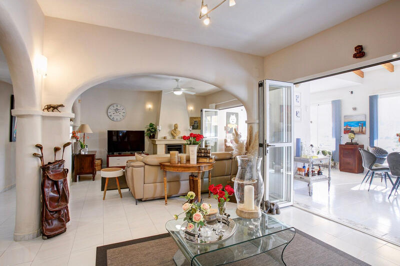 4 Cuarto Villa en venta