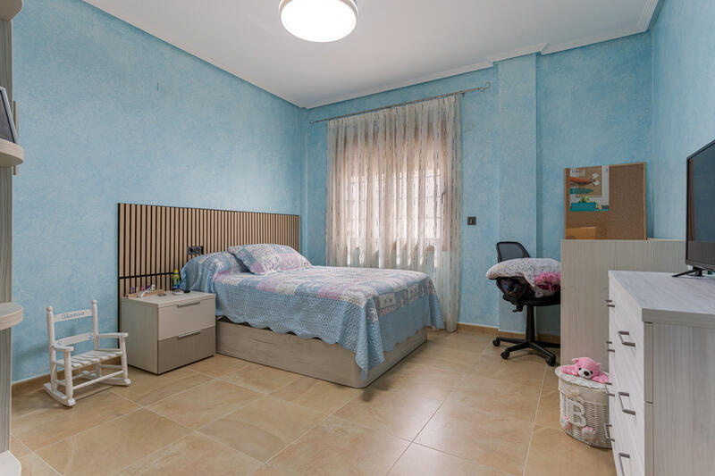 4 Cuarto Villa en venta