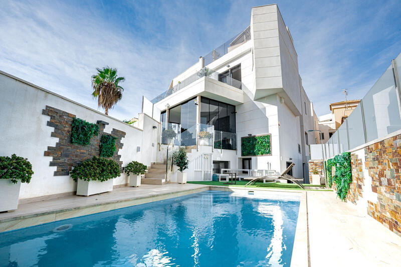 Villa à vendre dans Villamartin, Alicante
