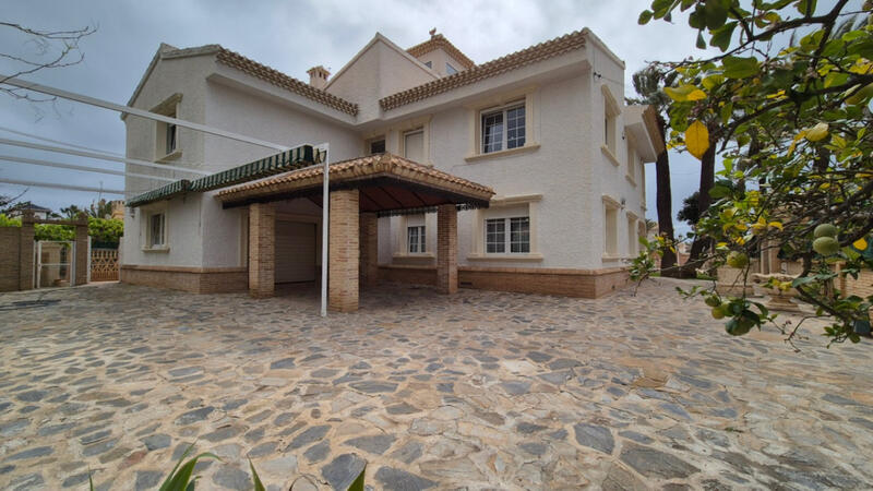 Villa for sale in Cabo Roig, Alicante