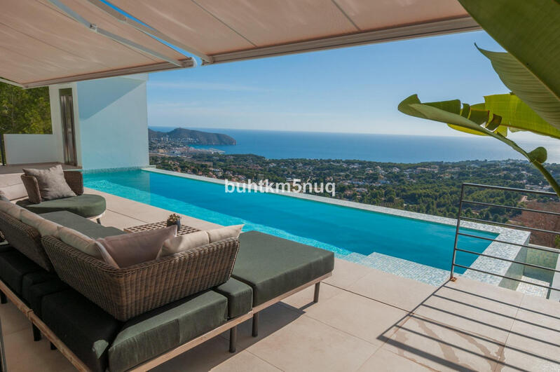 Villa for sale in Teulada, Alicante