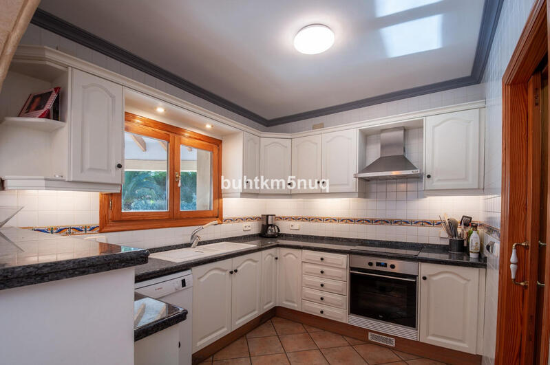 4 Schlafzimmer Villa zu verkaufen