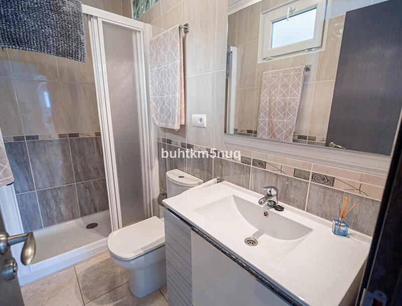 6 bedroom Villa for sale