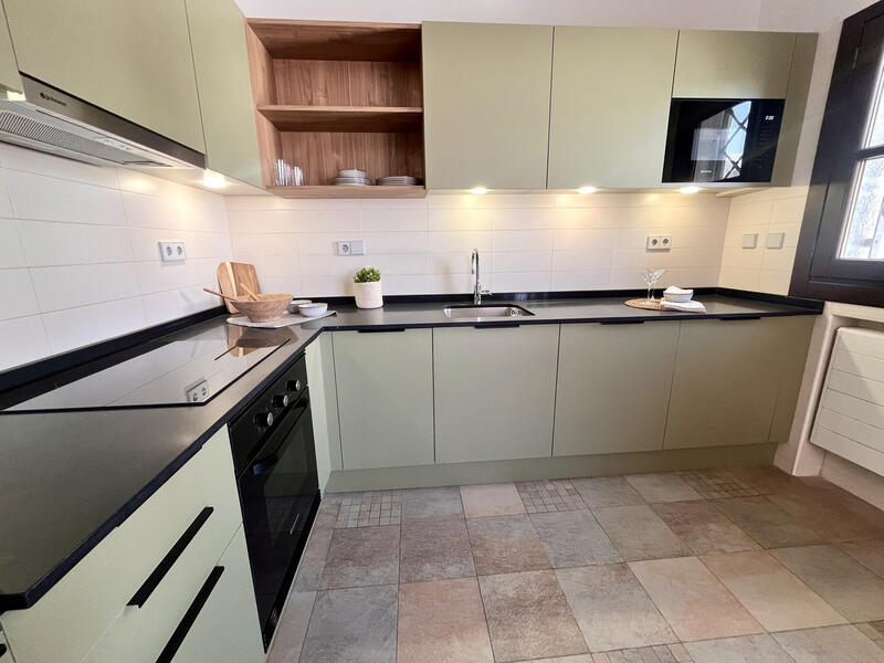 2 bedroom Townhouse for sale