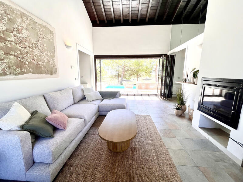 2 bedroom Townhouse for sale