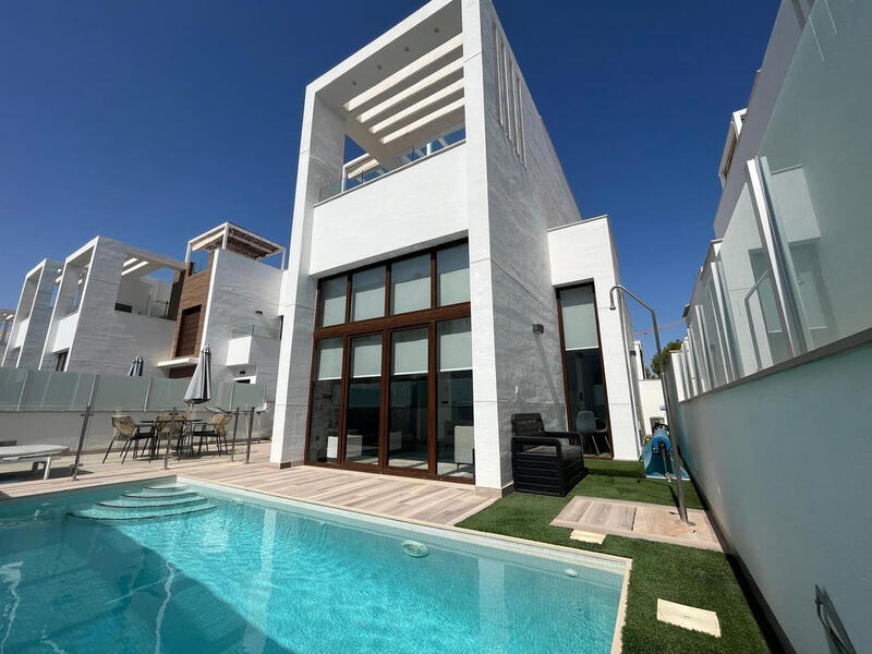 3 Cuarto Villa en venta