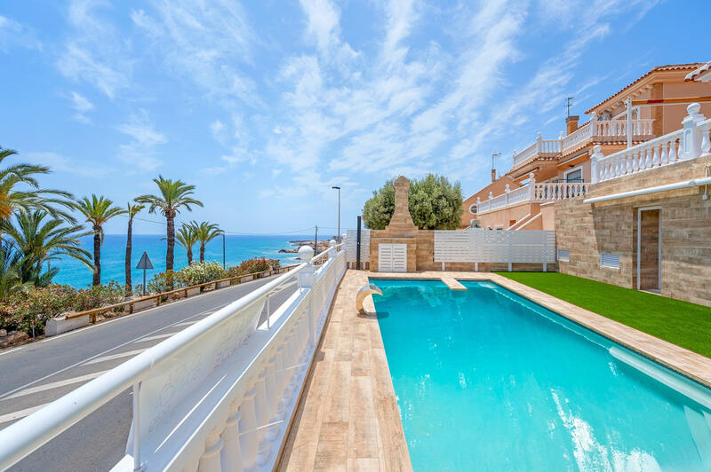 Villa en venta en Torrevieja, Alicante