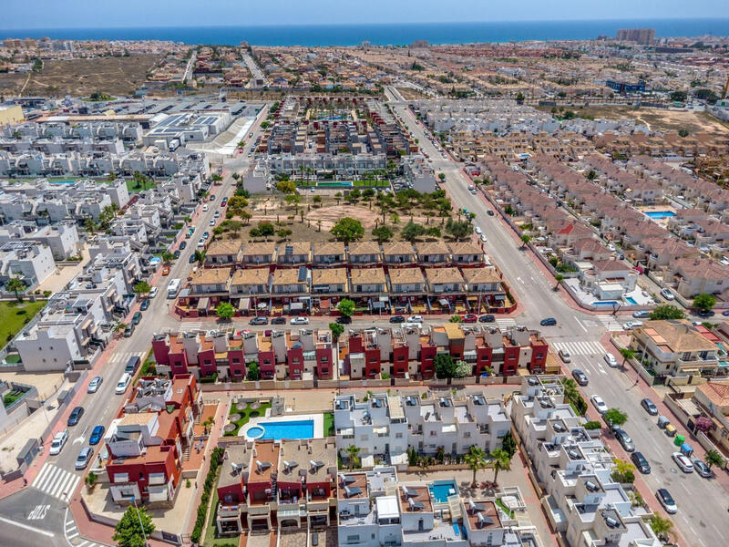 Radhus till salu i Torrevieja, Alicante