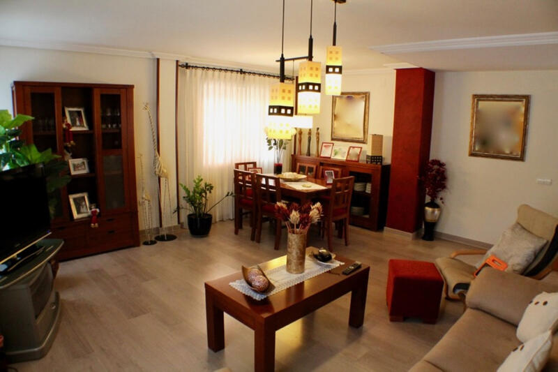 4 Schlafzimmer Villa zu verkaufen