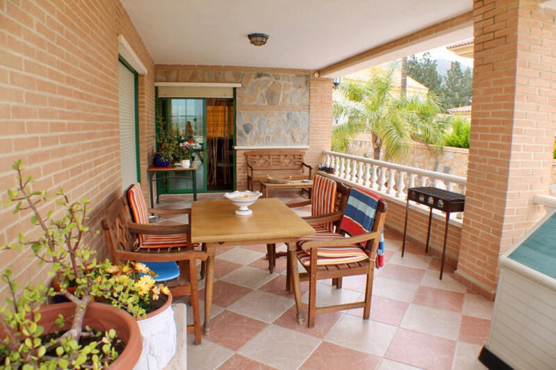 6 bedroom Villa for sale