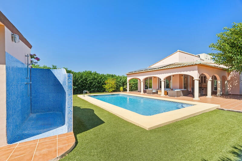 4 Cuarto Villa en venta