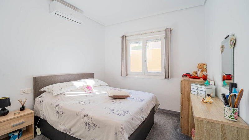 2 Schlafzimmer Villa zu verkaufen