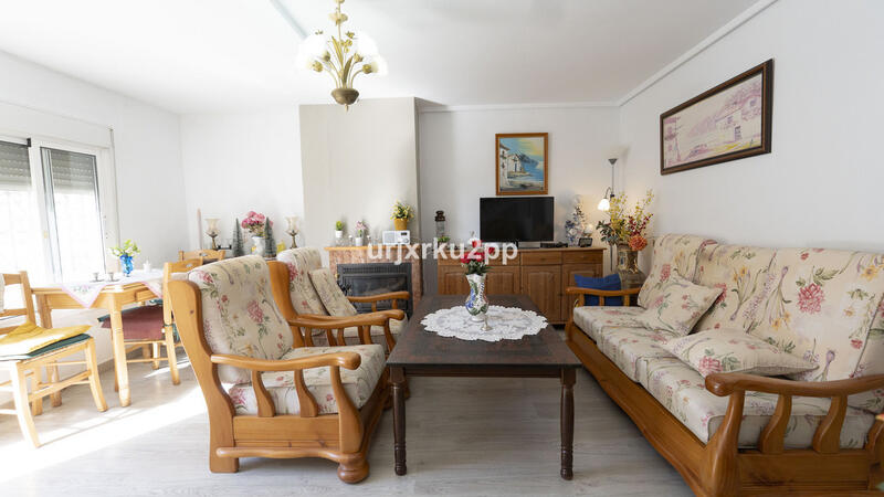 3 slaapkamer Gezinswoning Te koop