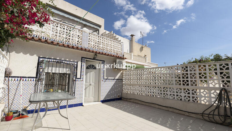 Radhus till salu i Torrevieja, Alicante