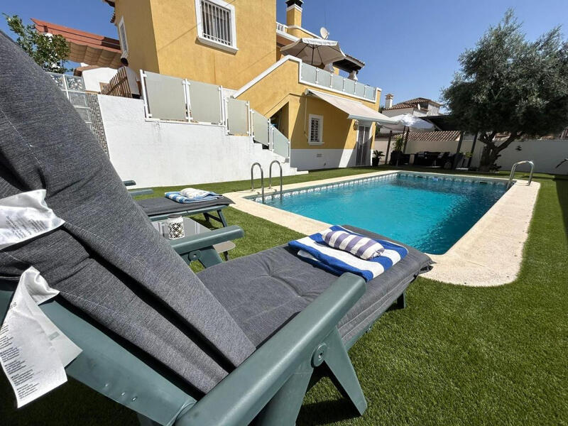 3 Cuarto Villa en venta