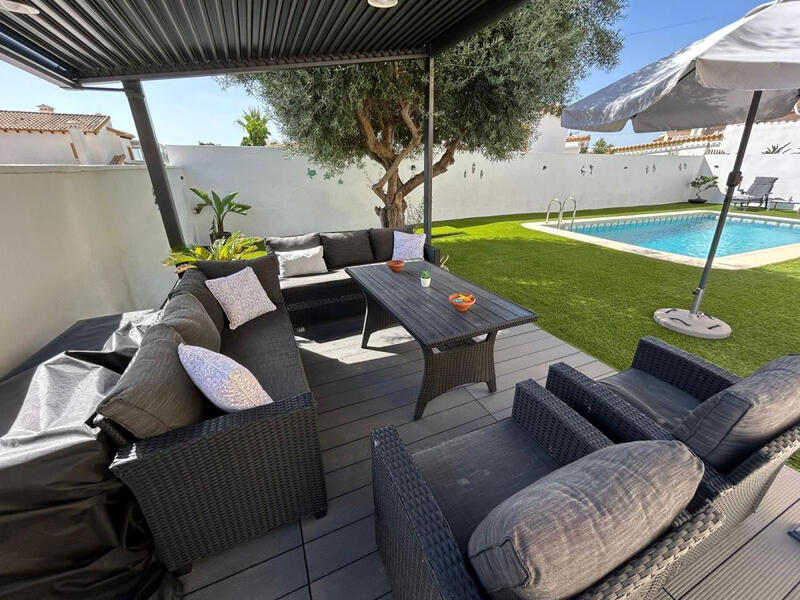 3 Cuarto Villa en venta