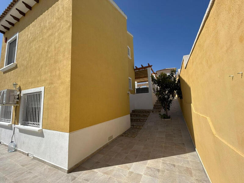 3 Cuarto Villa en venta